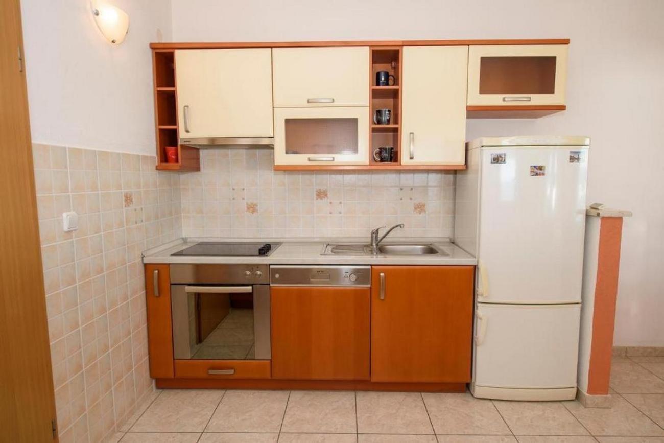 Apartments By The Sea Suhi Potok, Omis - 14555 Jesenice  Esterno foto